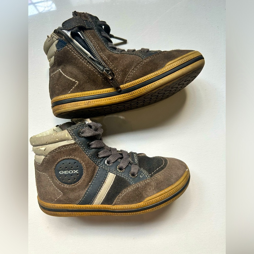 GEOX boy shoes / size 10,5